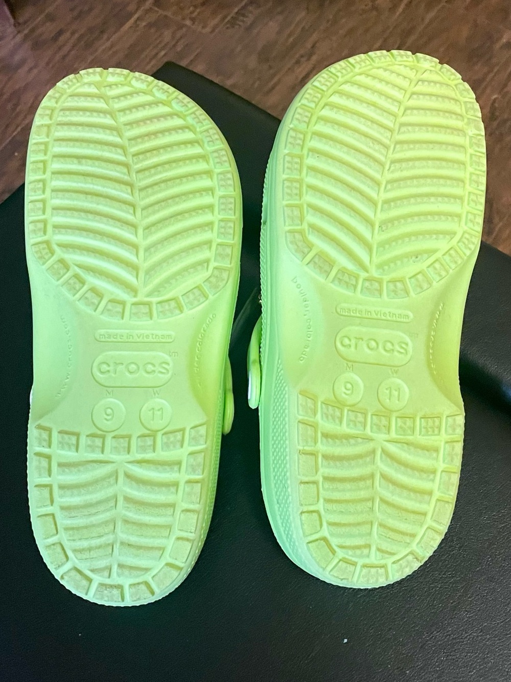 Crocs x Disney Pixar Monsters Inc Mike Wazowski Lime Green Classic Clogs - Picture 4 of 9